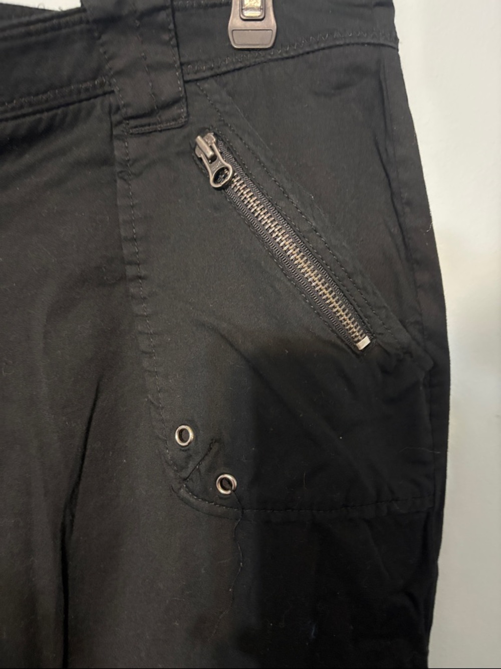 Size 16 Black 100% cotton Cargo Pants with Snap/ Flap Pockets Utility Skater - Picture 3 of 10